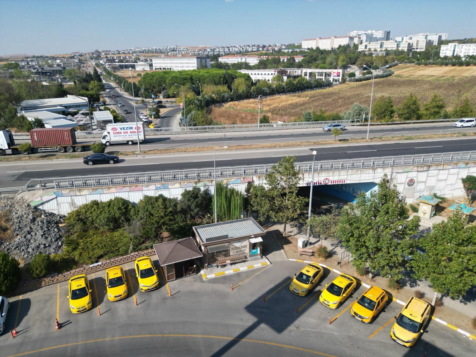 Değirmenaltı Taksi durağı çevre yolu manzarası