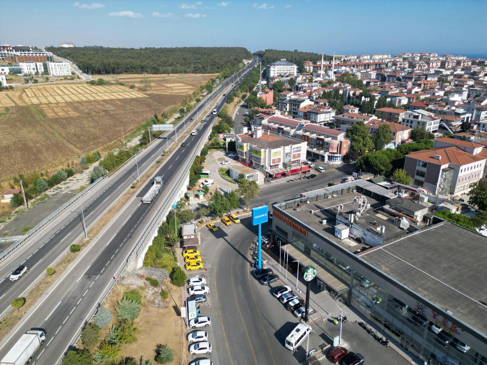 Değirmenaltı Mahallesi hava fotoğrafı ve taksi durağı